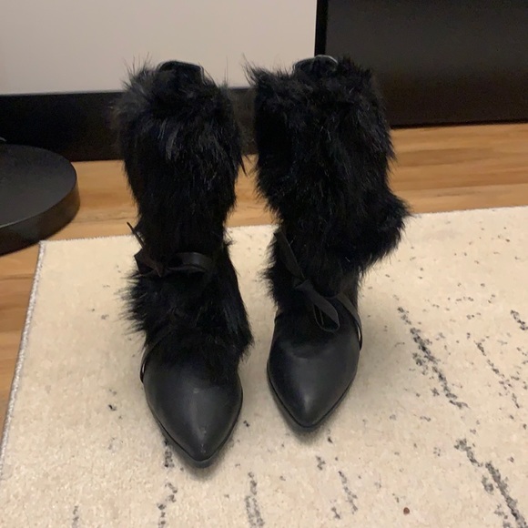 Penny Loves Kenny Black fur boots - Picture 8 of 15